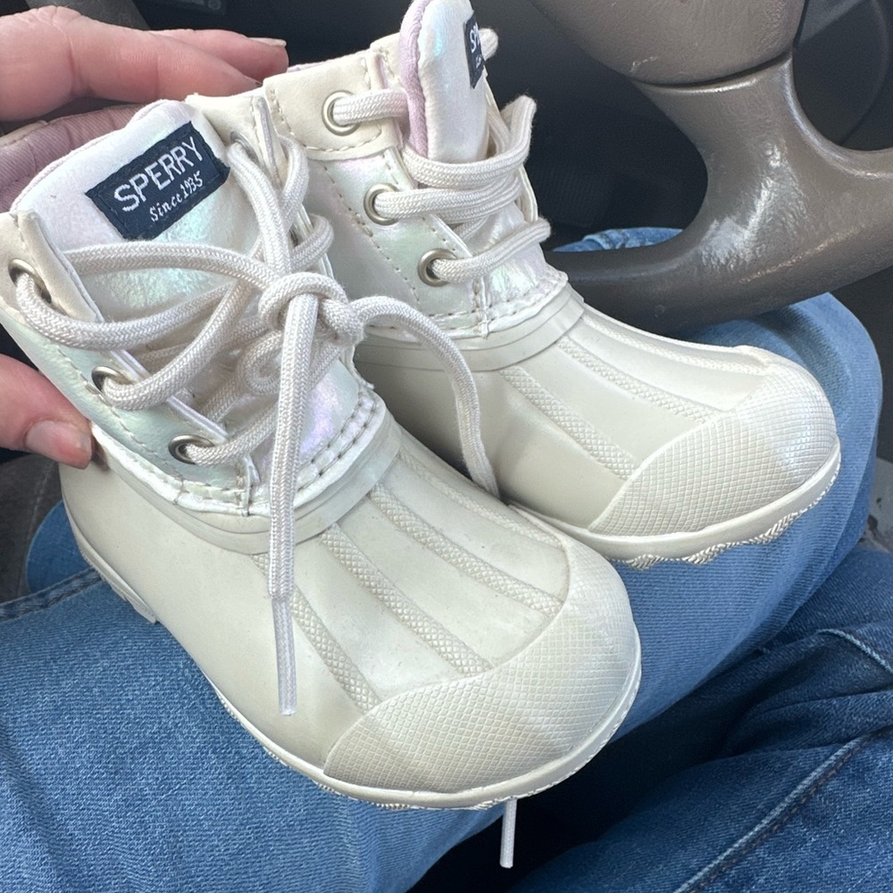 Sperry  size 6 little girls